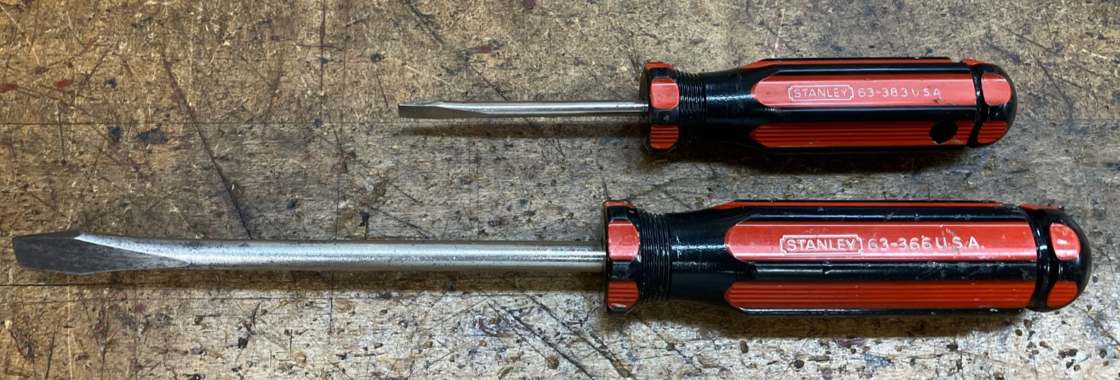 Stanley 63-366 & 65-383 Flat Screwdrivers - Orange Black gallery