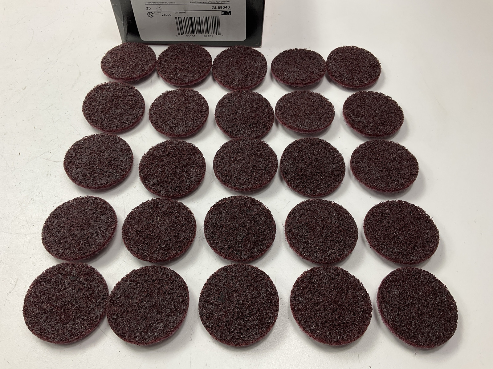 3M 07481 Scotch-Brite Roloc 2" Surface Conditioning MEDIUM Grade Disc - 25 Count gallery