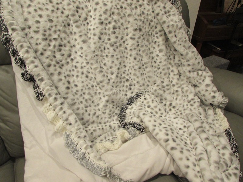 Oversize Reversible Plush Throw Blanket Gray Black White Crochet gallery