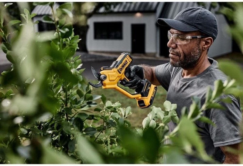 DEWALT 20V MAX Cordless Pruning Shears, Bare Tool (DCPR320B), Brushless Motor gallery