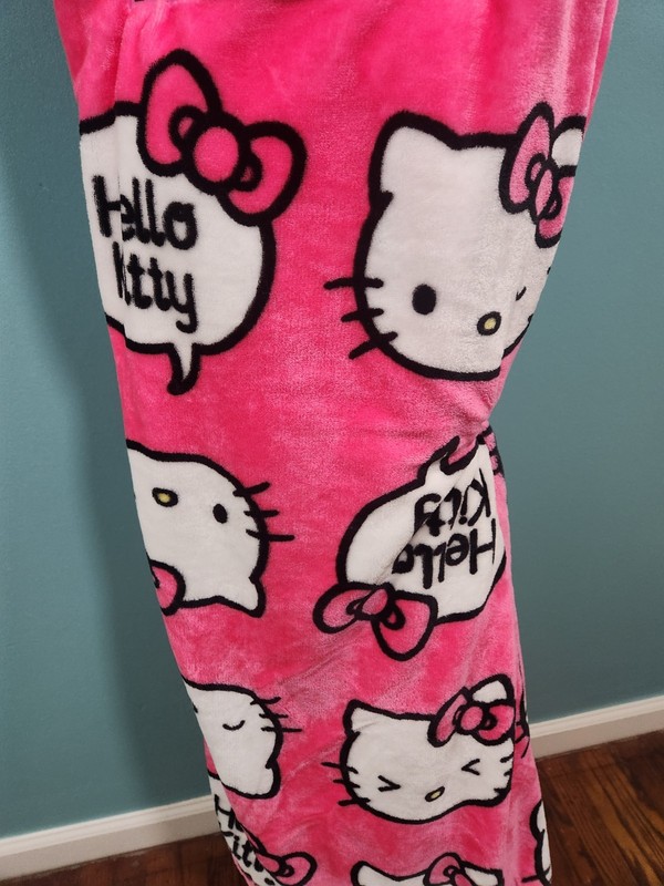 HELLO KITTY FULL QUEEN CLOUD BLANKET NWT PINK PRIDE SANRIO NORTHWEST 90IN X 90IN gallery