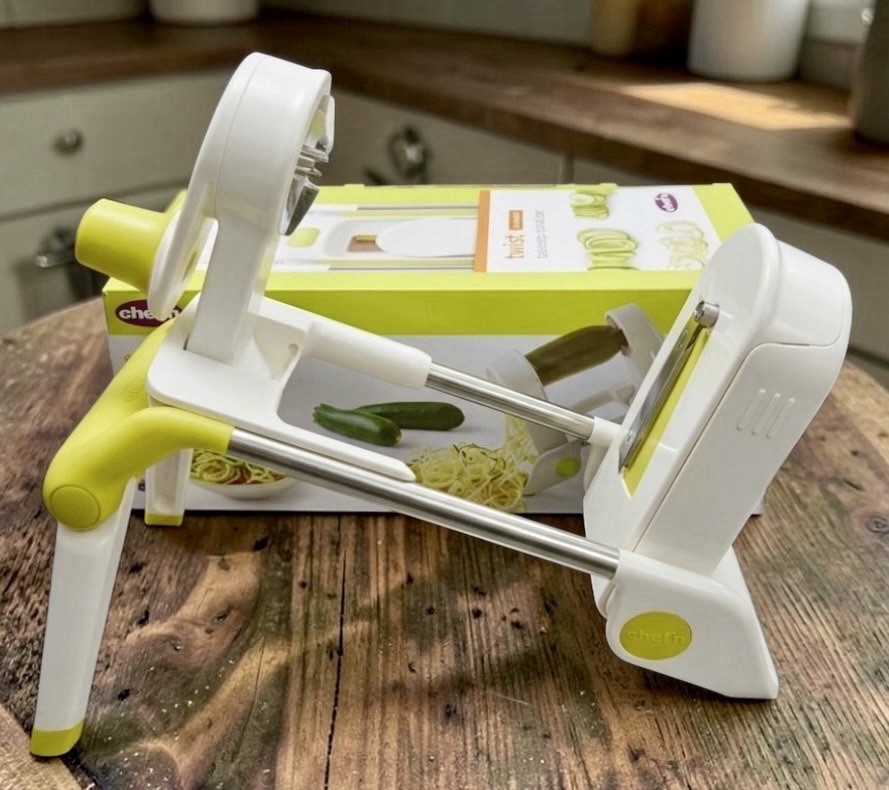 Chef'n Twist Collapsible Tabletop Spiralizer Vegetable Slicer 3 Blades NIB White gallery