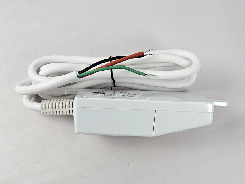 Daikin ENVi DACA-TS1-1 Programmable Digital Display Thermostat White w/ Mount gallery