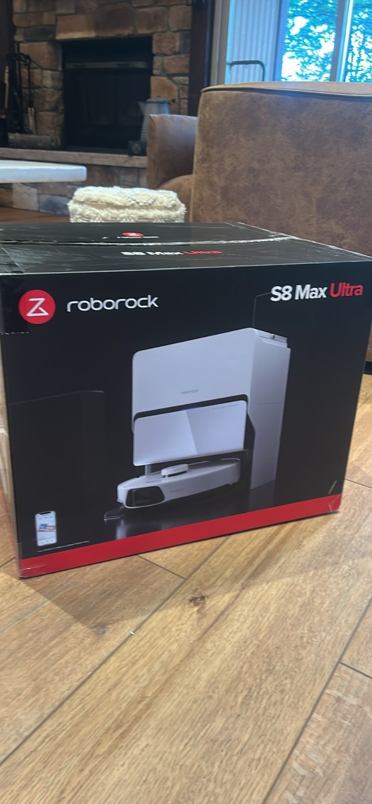 NEW Roborock S8 MaxV Ultra Robot Vacuum & Mop with Empty Wash Fill Dock - White gallery