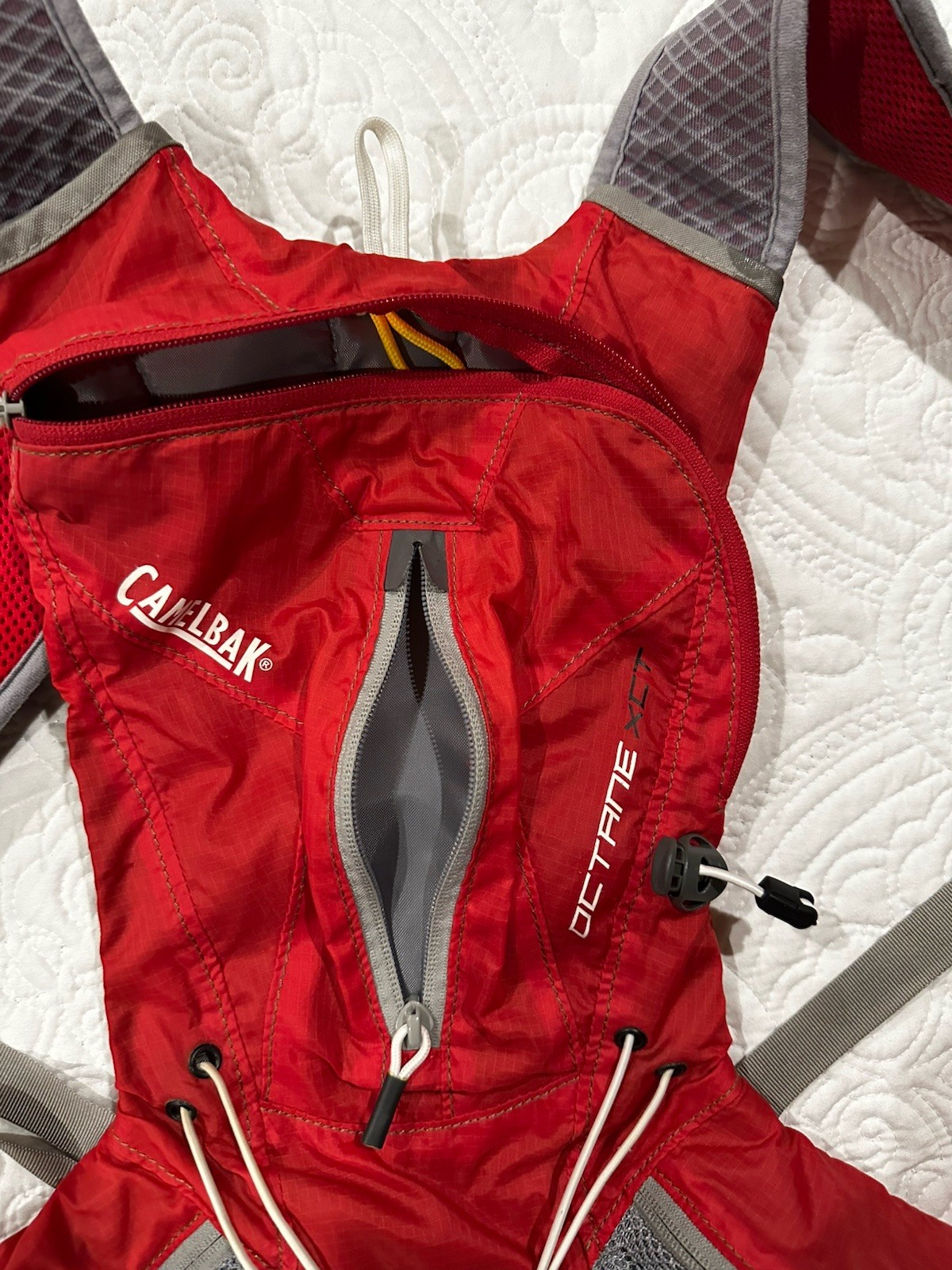 Camelbak Backpack Tons Of Pockets Clip In Red Adjustable 2