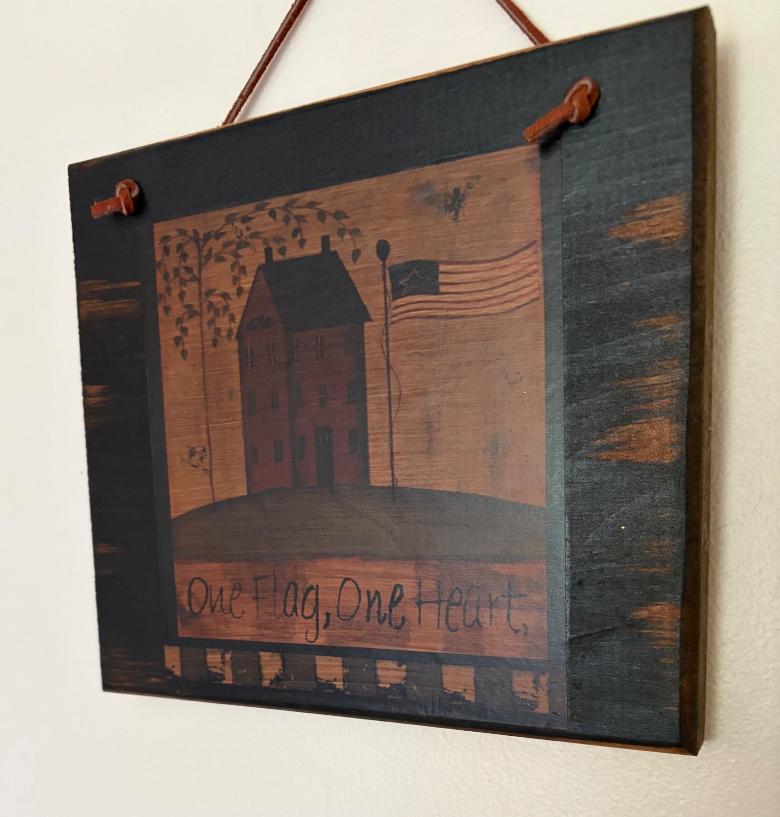 Handcrafted Primitive Style Hardboard Plaque, Saltbox house, flag, with hanger gallery