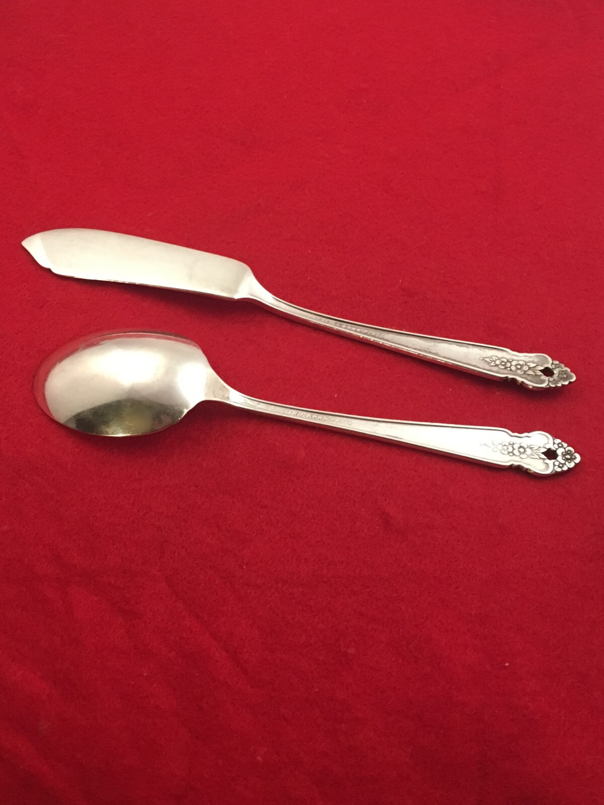 Oneida DISTINCTION Sugar Spoon & Master Butter Knife Prestige 1951 Silverplate gallery