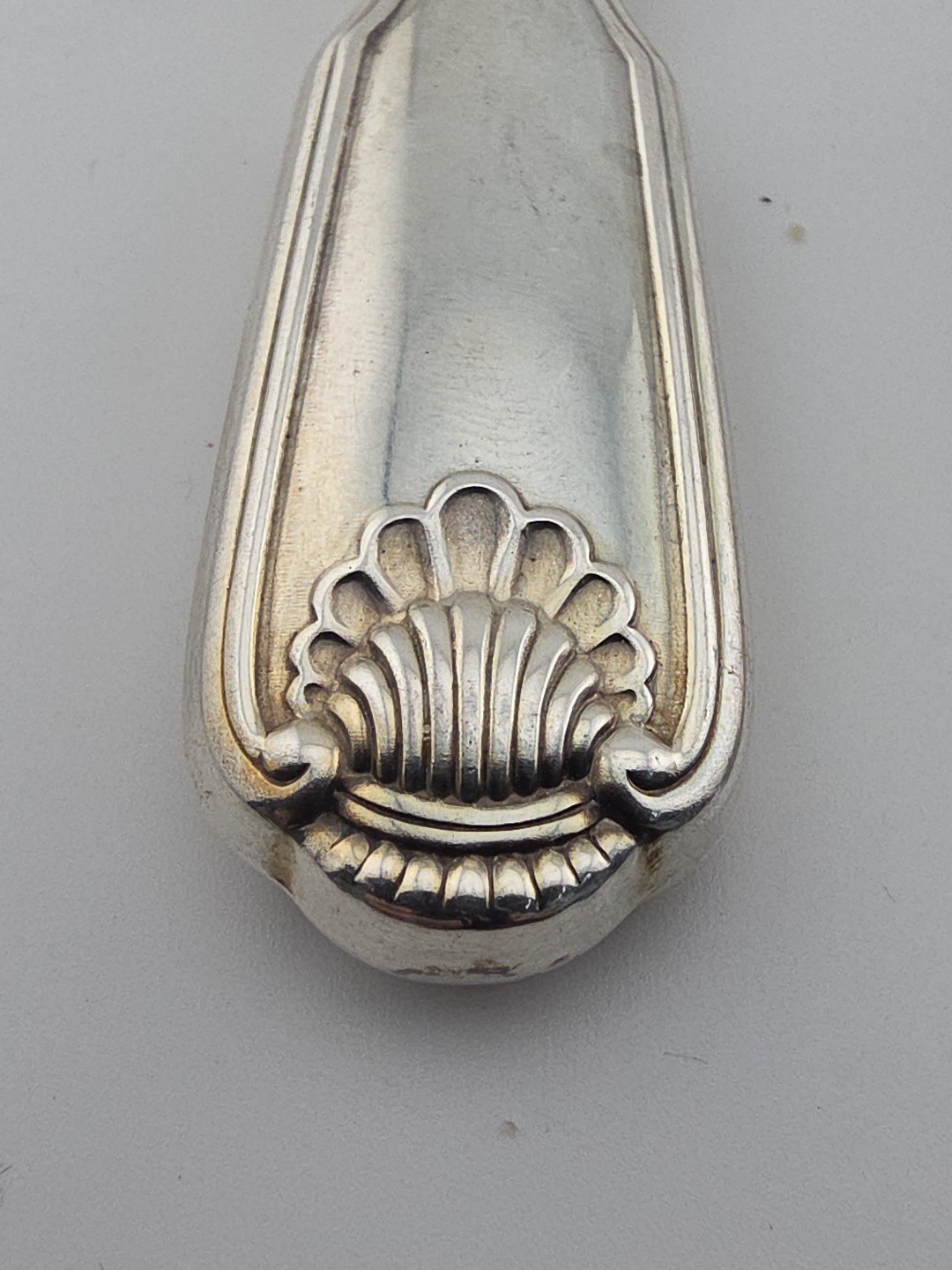 Oneida Classic Shell Stainless Flatware Dinner Knives Set Of 6 gallery