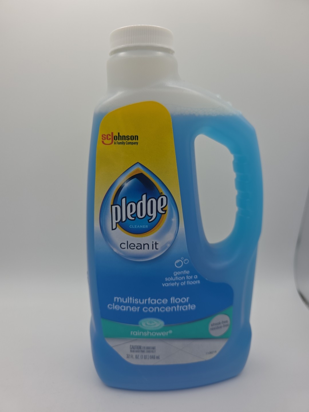 Pledge Floor Care Concentrate Multi-Surface Cleaner with Glade Rainshower 32 OZ gallery