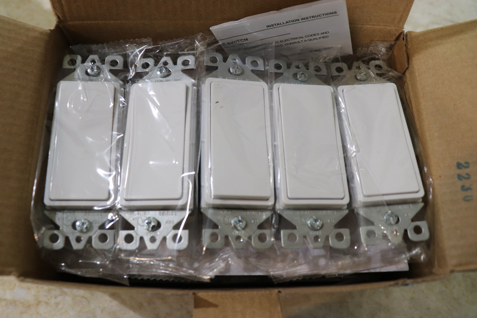 10 Pk ELEGRP Decorative Rocker Switch Single Pole 15A 120V/277V Res. Grade gallery