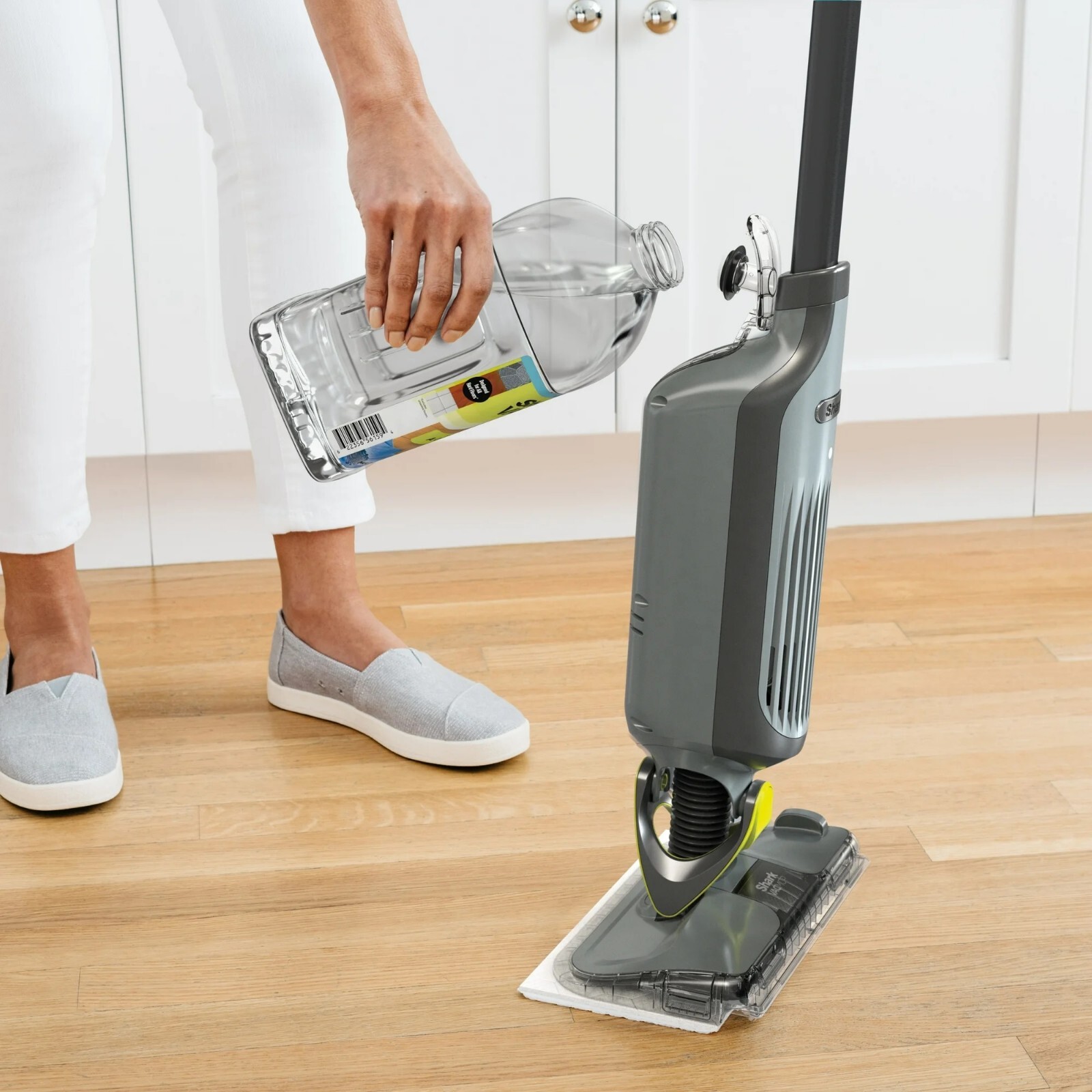 Shark VACMOP Multi-Surface Cleaner Refill 2L bottle, Spring Clean Scent, VCM60 gallery